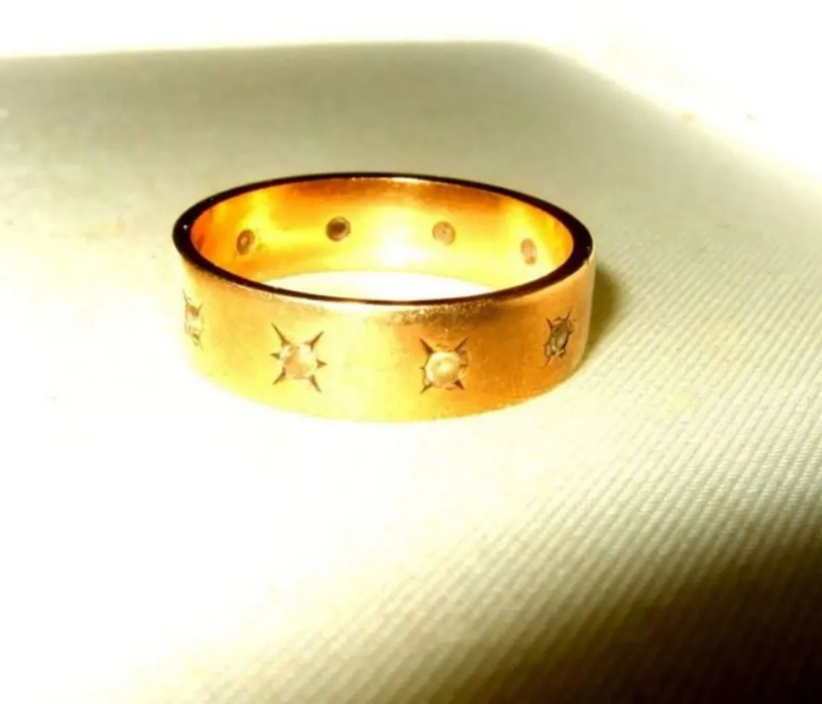Vintage Hallmarked 9ct Gold/Diamond Ring - Image 4