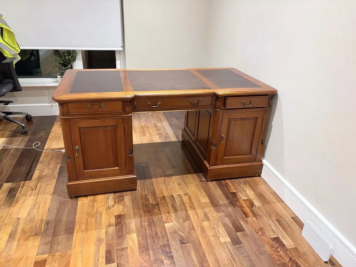 Office Desk - Image 1