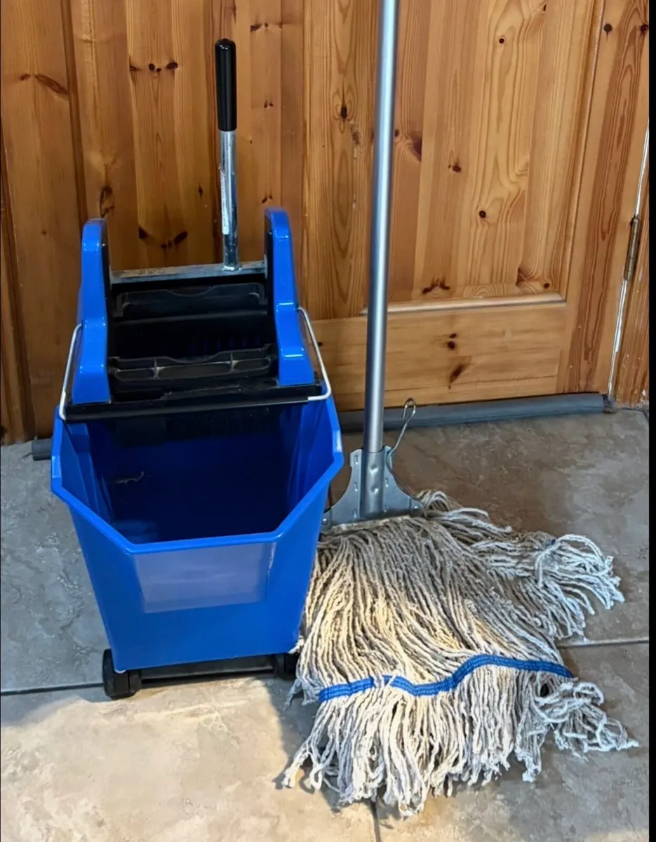 SYR mop and bucket - Image 1