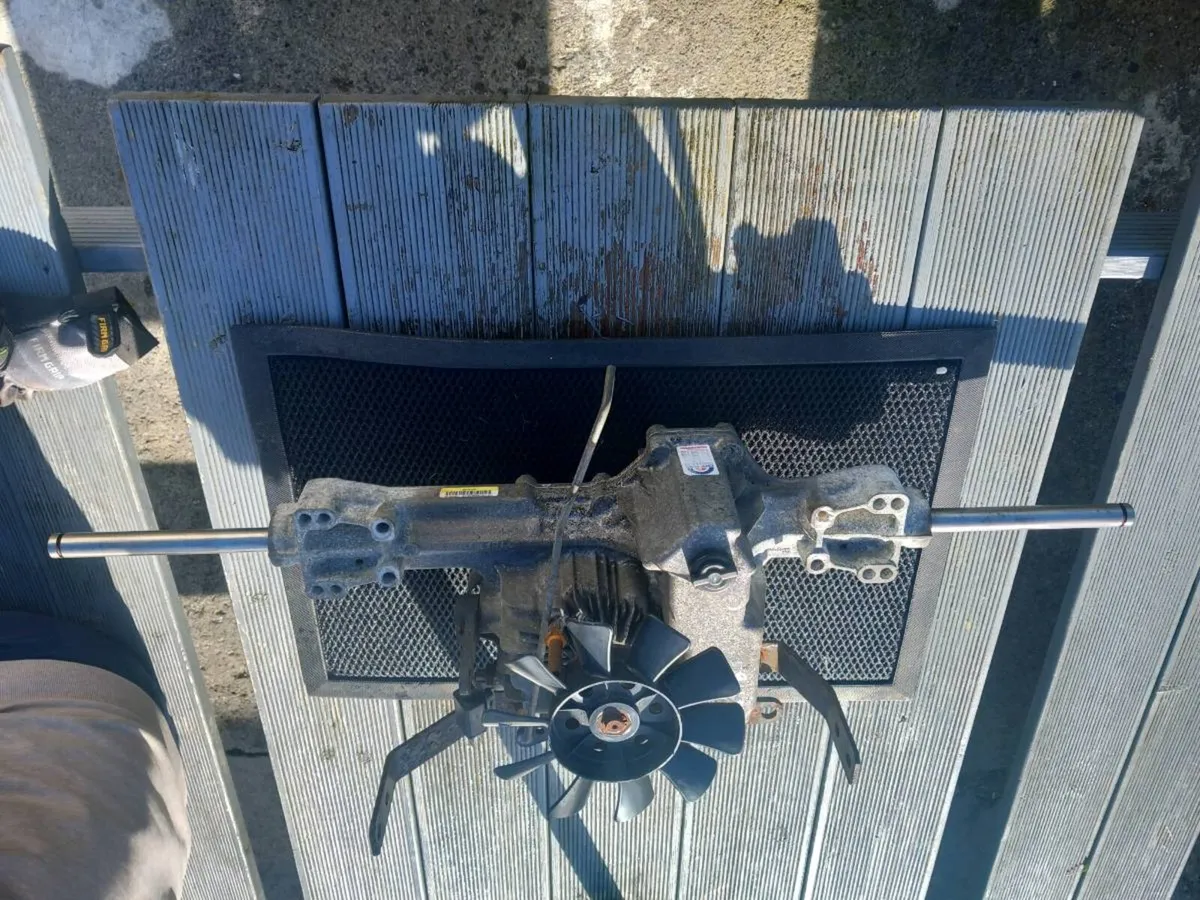 John deere L118 hydrostatic transmission for sale - Image 3