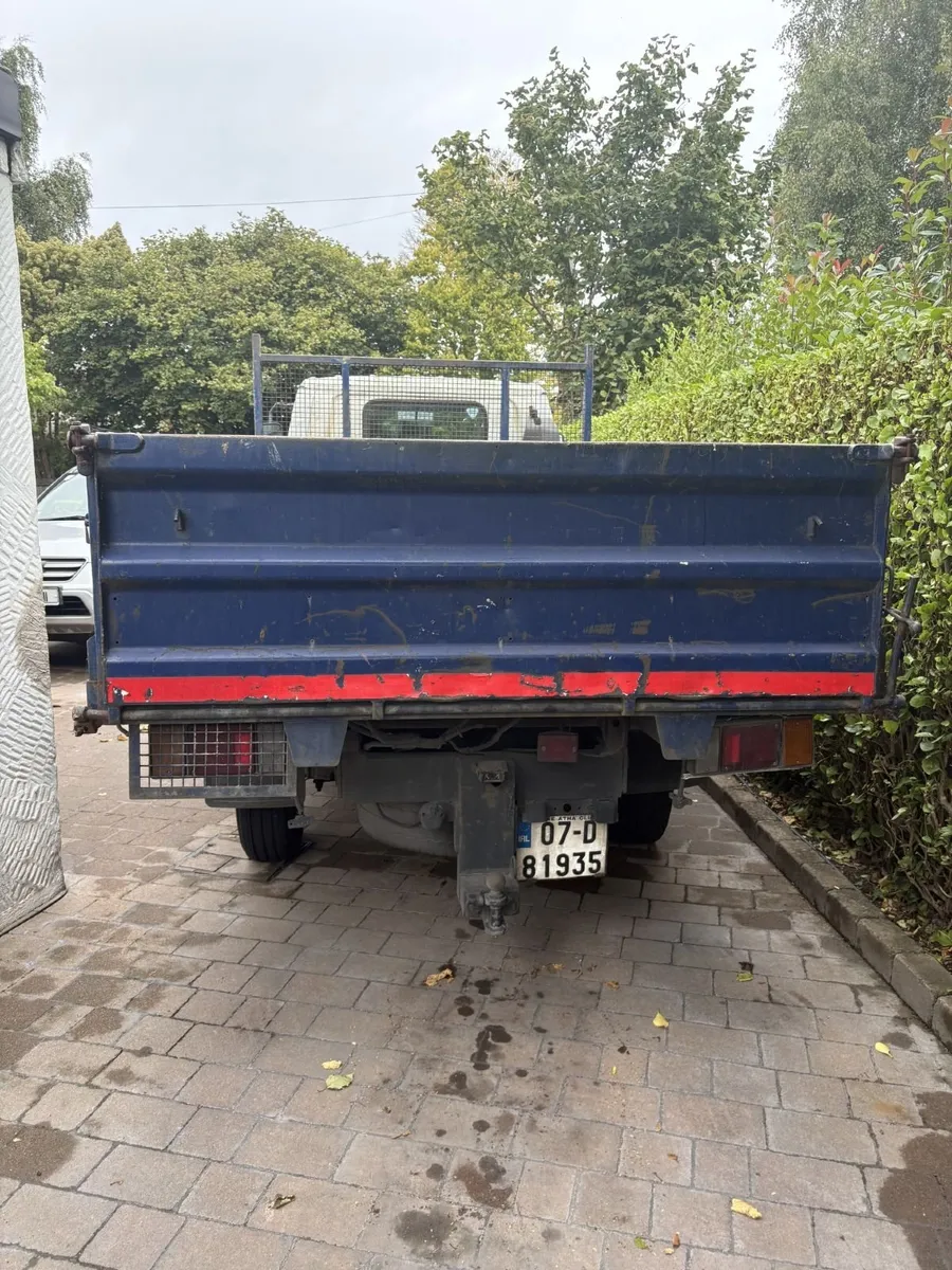 Isuzu NKR truck 2007 - Image 2