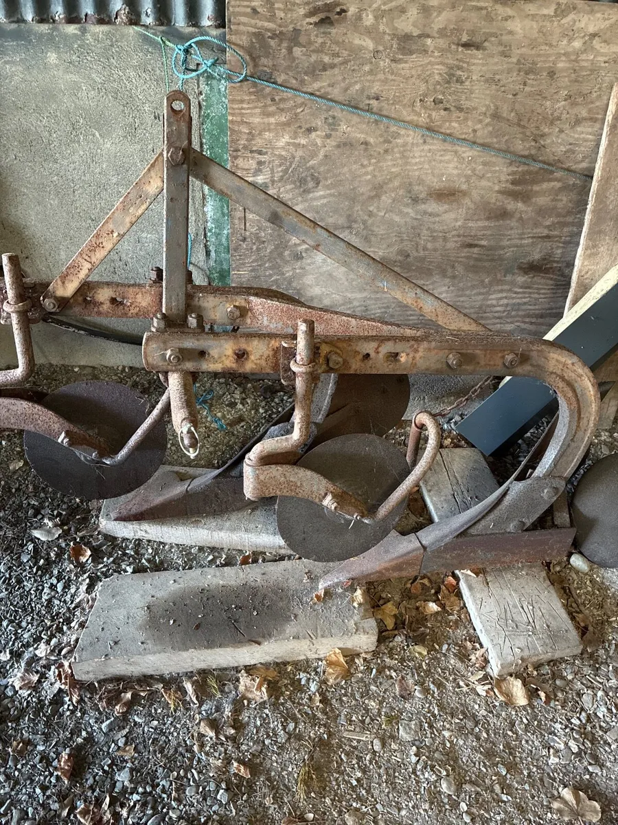 2 Board Ferguson Plough - Image 1