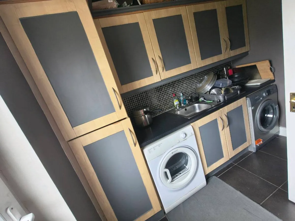 Kitchen and utility - Image 1
