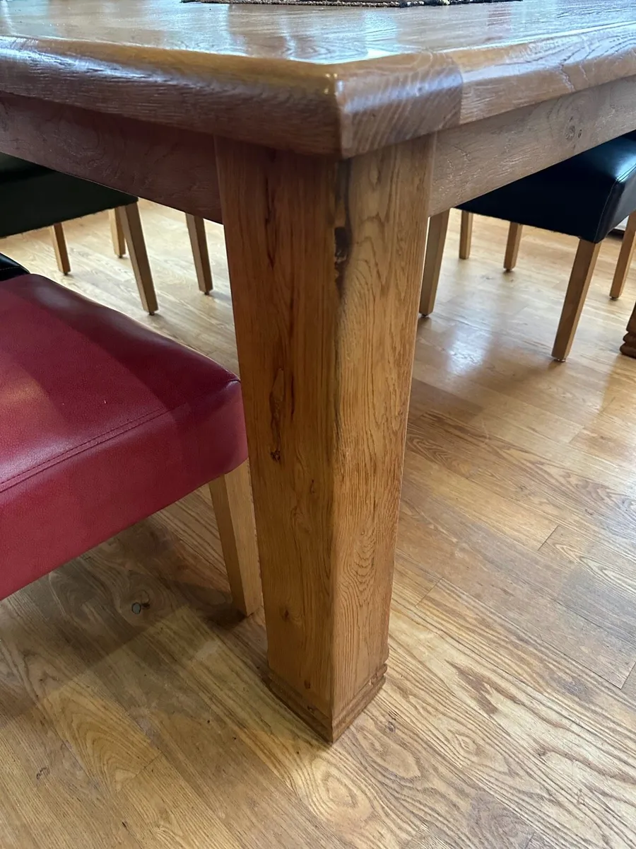 Kitchen table and chairs - Image 2