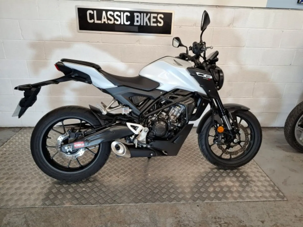 Honda CB125R 2025 - Image 1