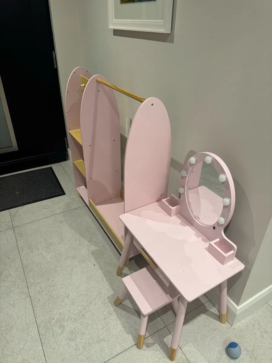Kids Costume Rail and vanity desk - Image 3
