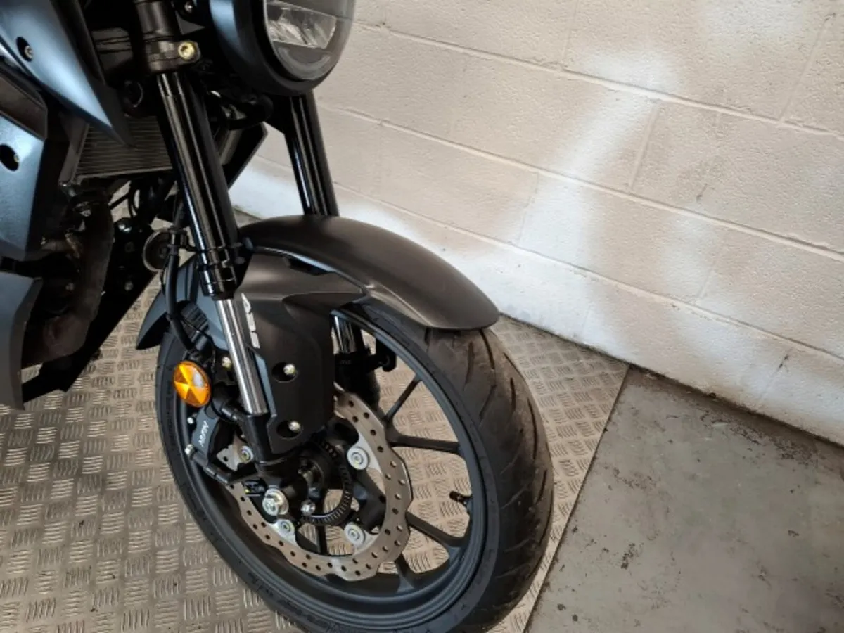 Honda CB125R 2025 - Image 3