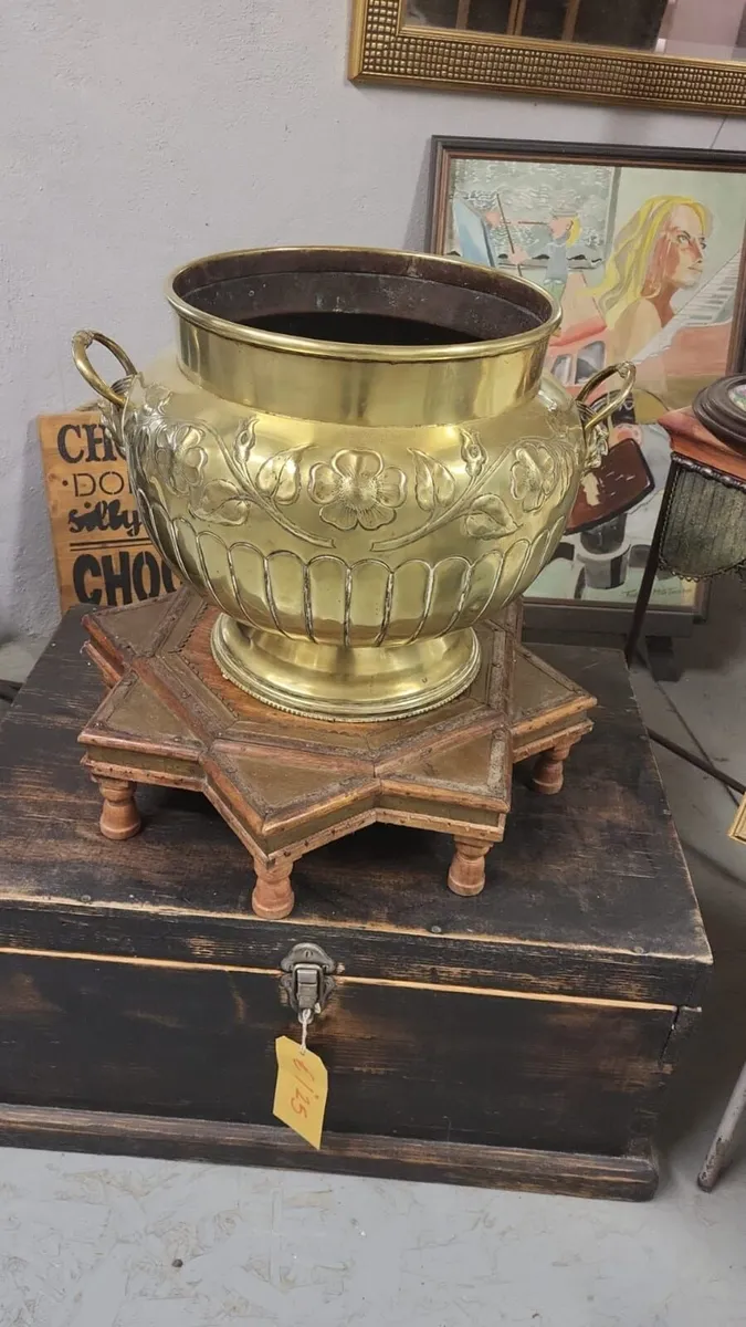 Large 19th century brass planter - Image 3
