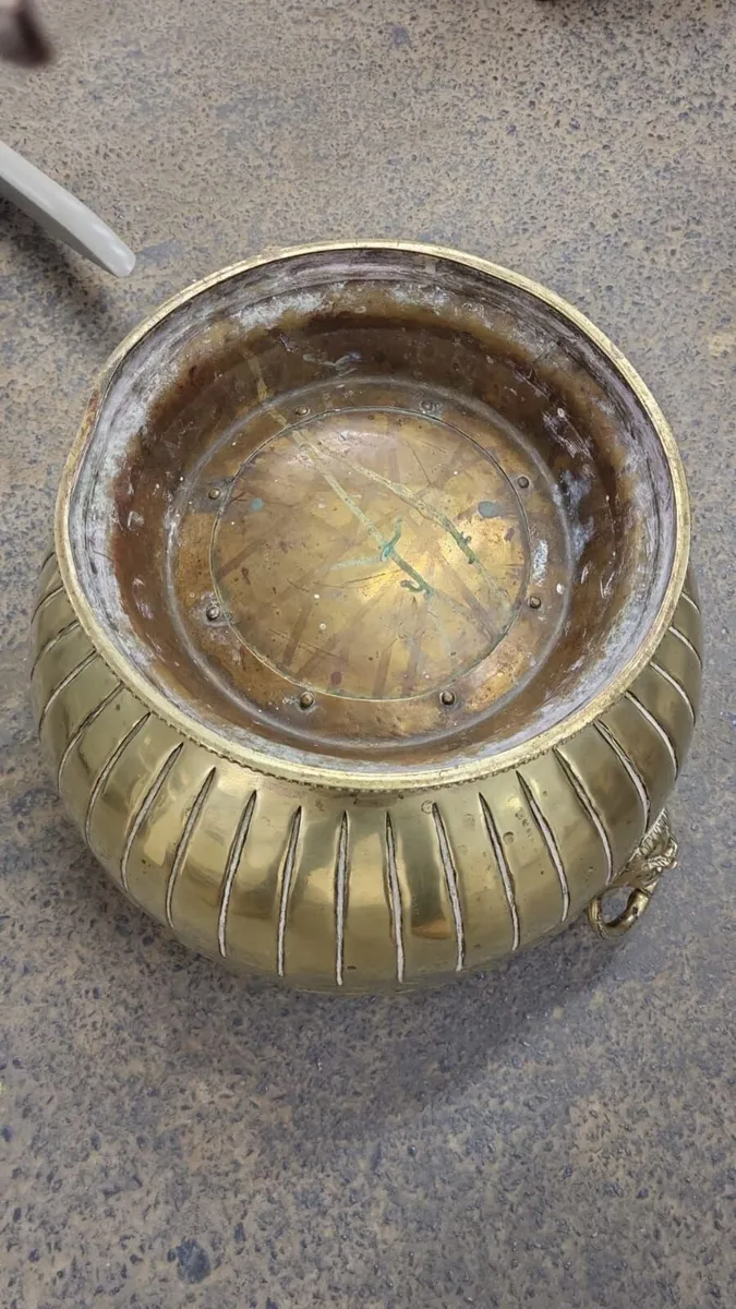 Large 19th century brass planter - Image 4
