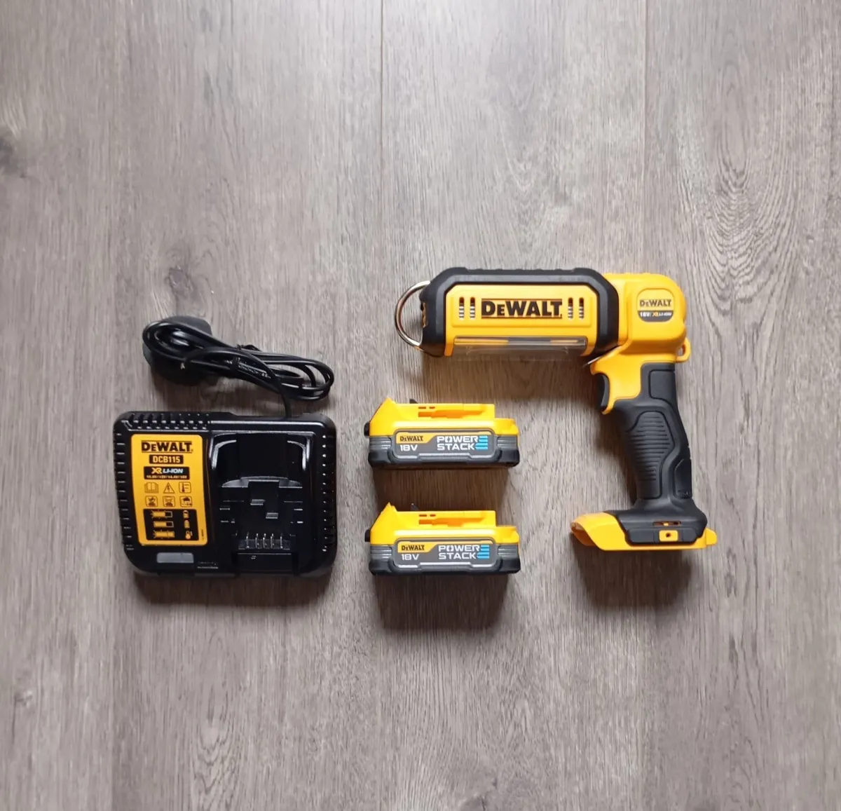 DeWalt Work Light (New) - Image 1