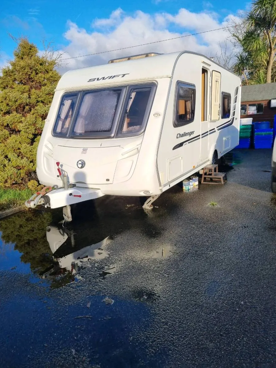 Caravan - Image 1