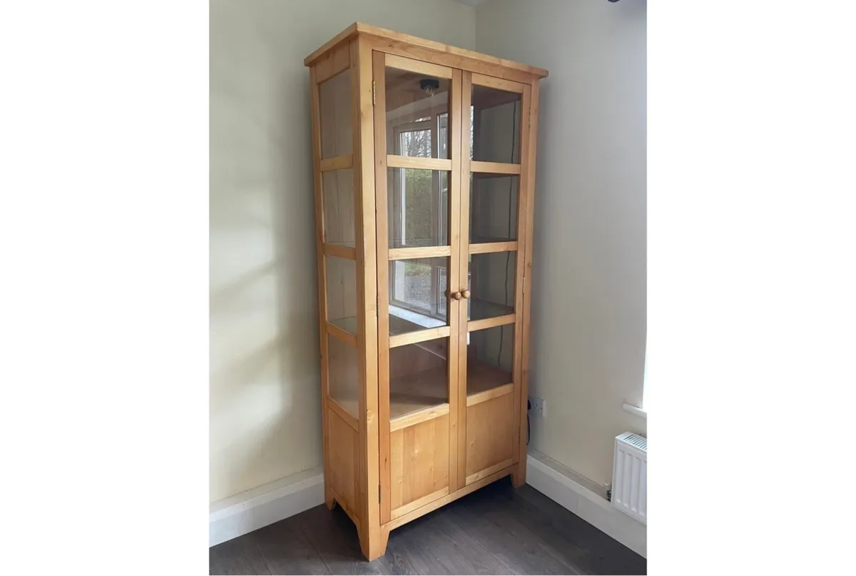 Glass cabinet with light - Image 3