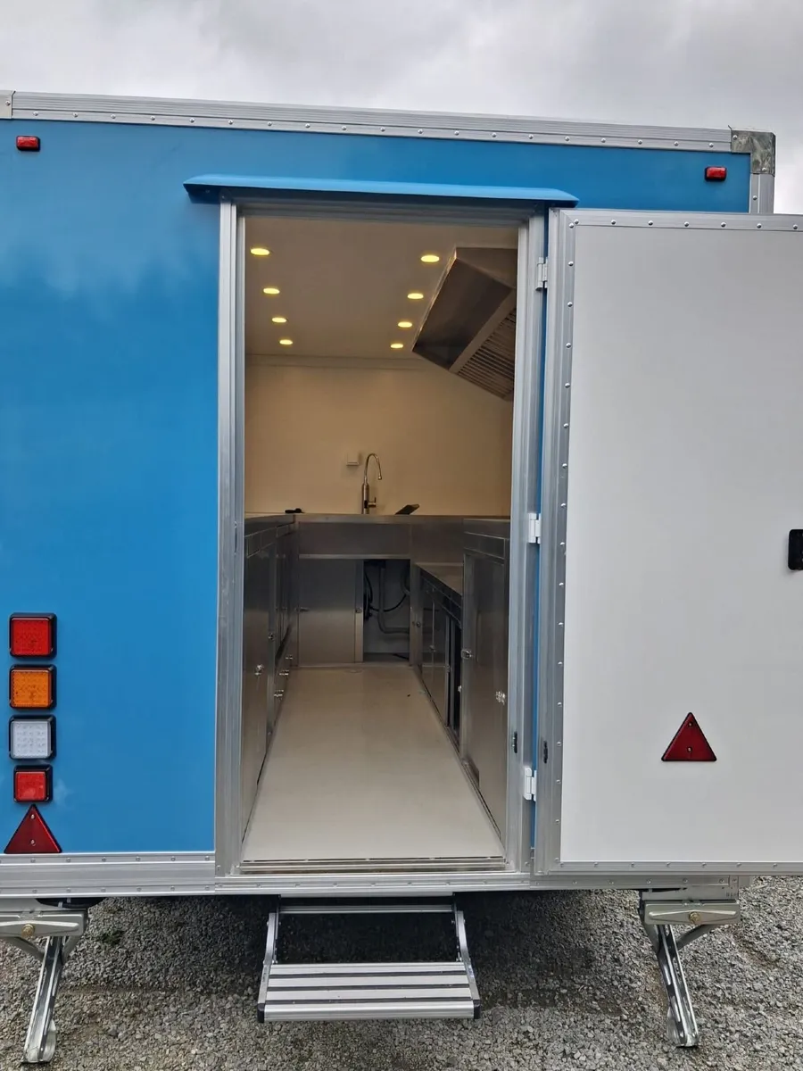 3.5 Meter Catering Trailer by Retro Food Trucks - Image 2