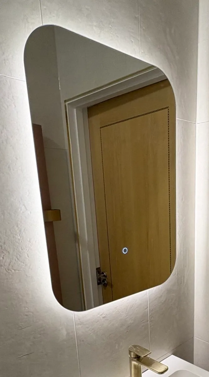 LED Mirror 500 x 700 (Half Price) - Image 3