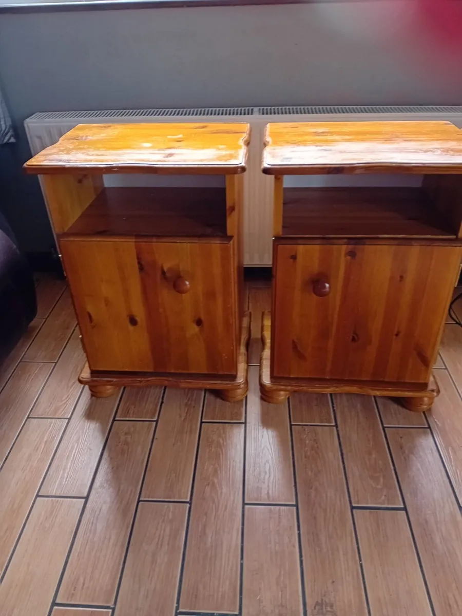 2  bed side lockers