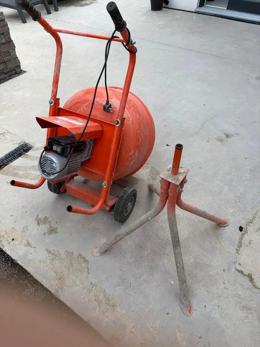 Electric cement mixer with stand 240v - Image 1