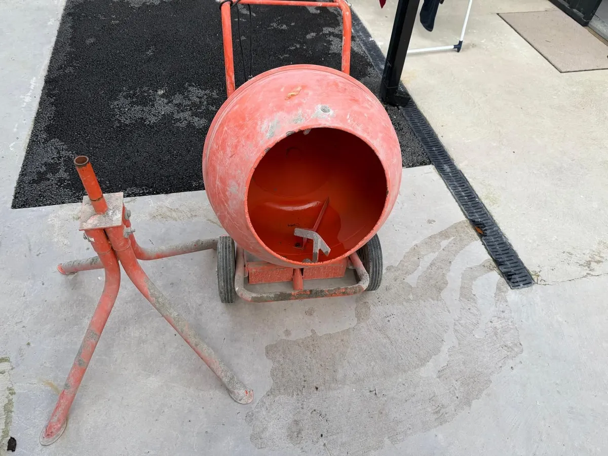 Electric cement mixer with stand 240v - Image 3