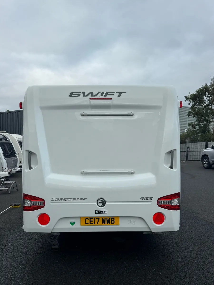 Swift Conqueror 565 - 4 Berth - Fixed Twin Single - Image 2