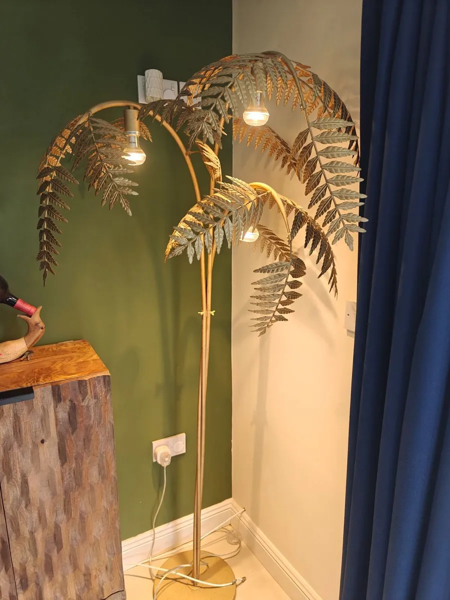 Stunning floor lamp- matt gold palm tree - Image 1
