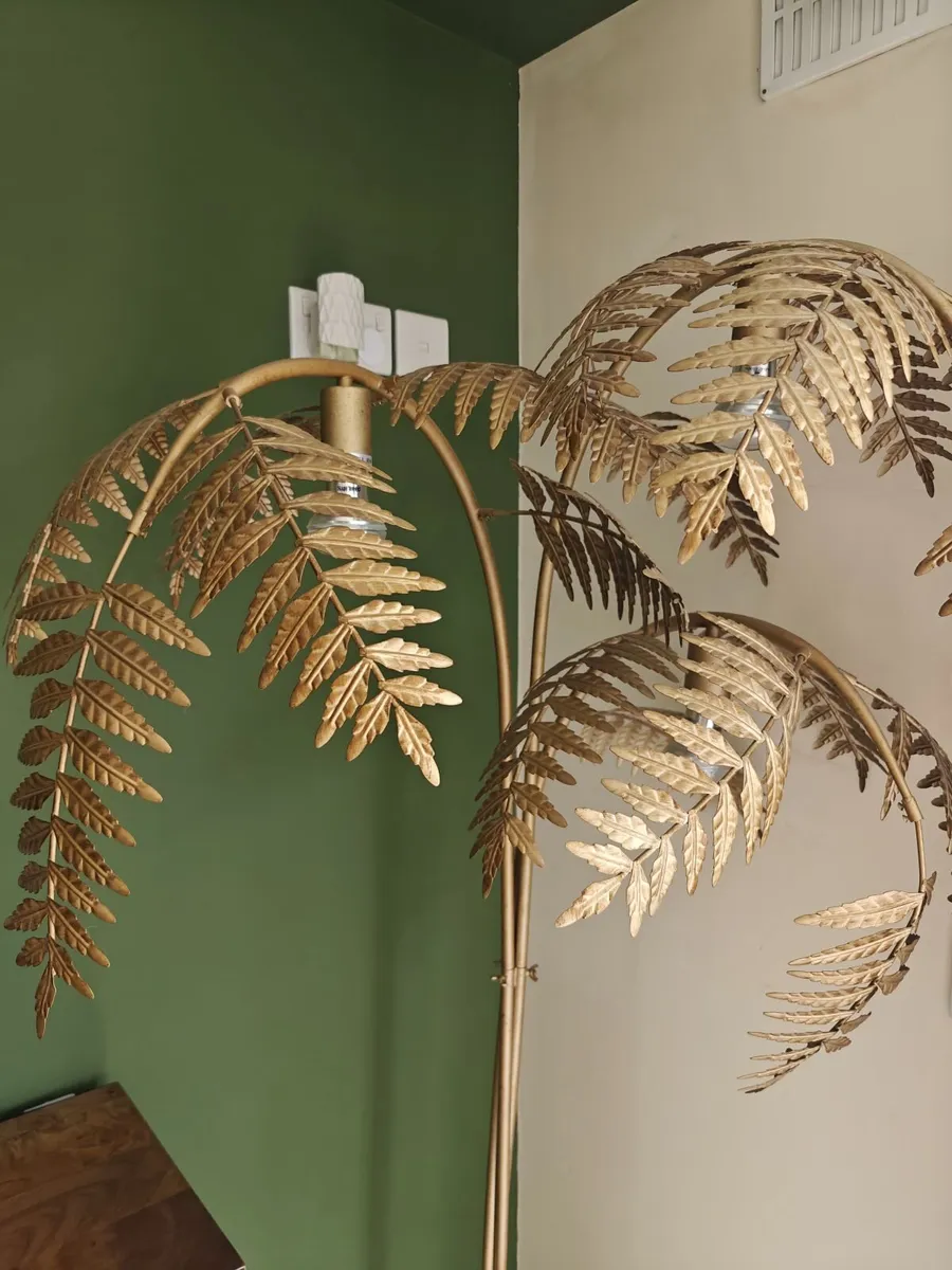Stunning floor lamp- matt gold palm tree - Image 2