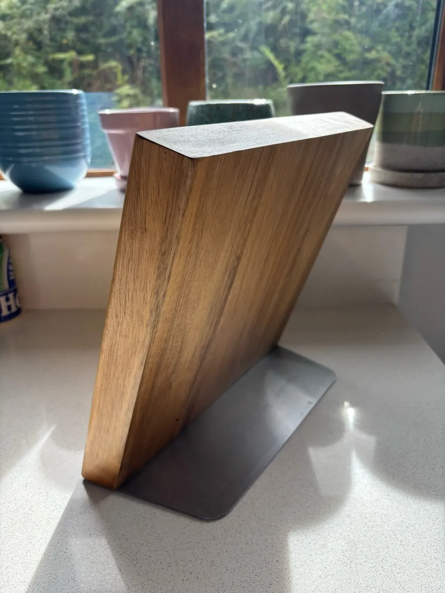Acacia Wood Magnetic Knife Block - Image 1