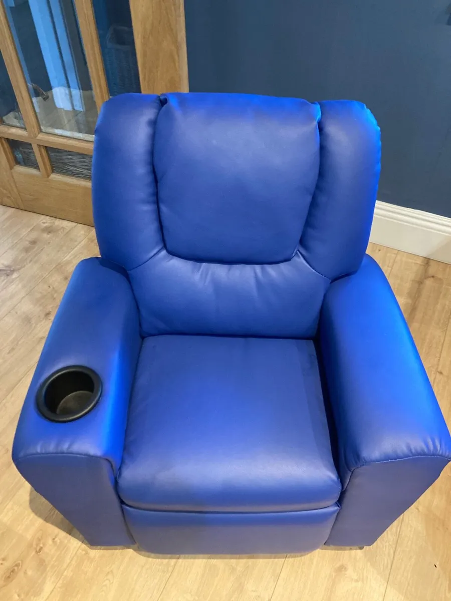 Kids recliner chair - Image 1
