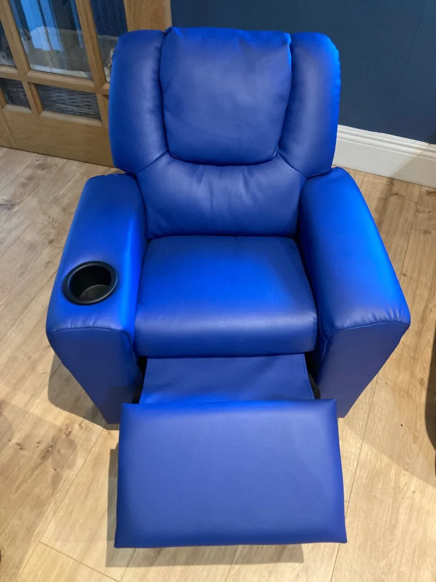 Kids recliner chair - Image 2