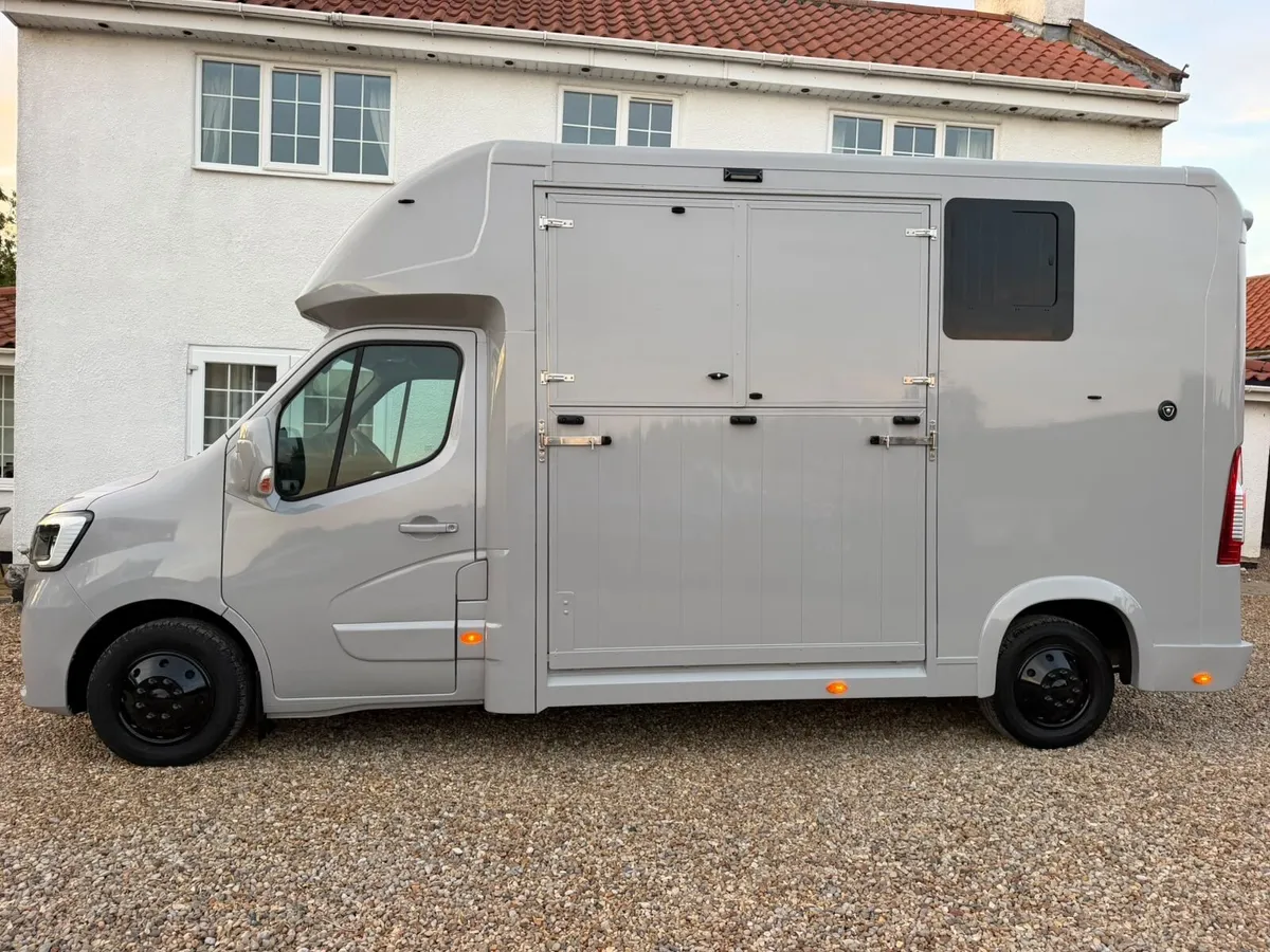 Renault Master 2022 .Stallion Build . 60k Miles - Image 4