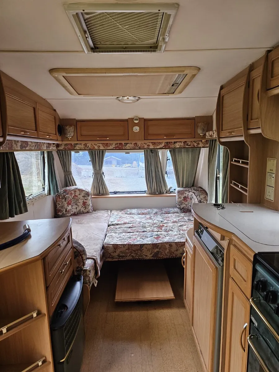 Caravan - Image 1