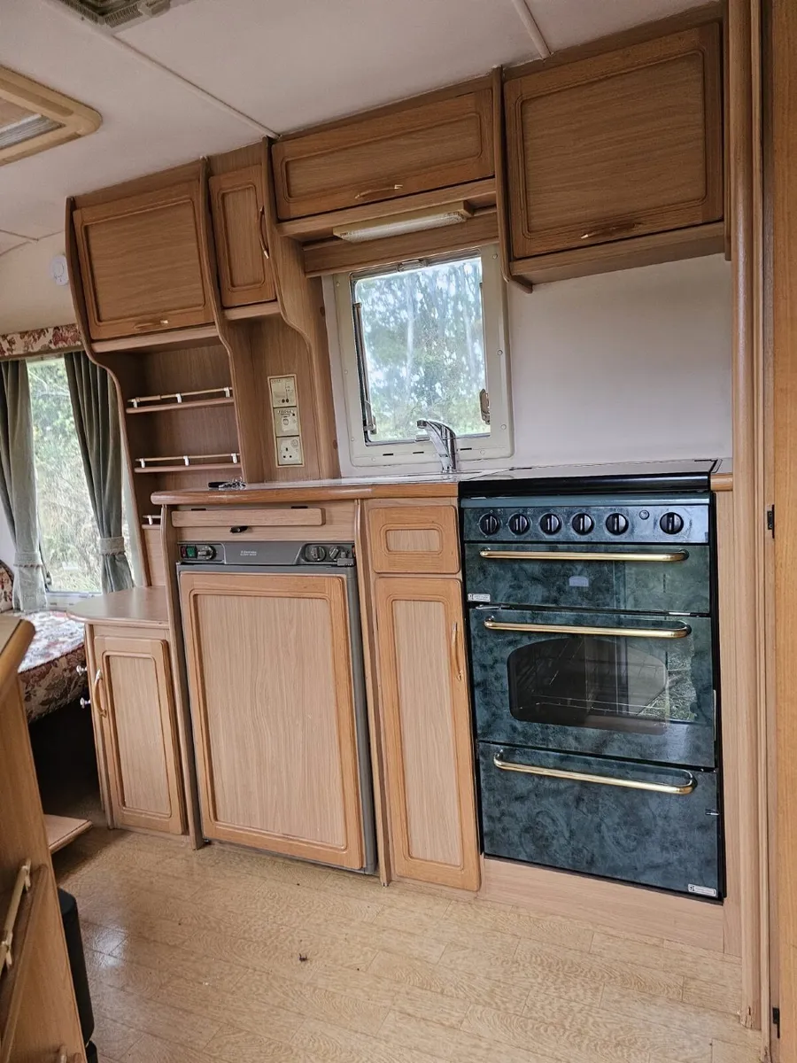 Caravan - Image 3