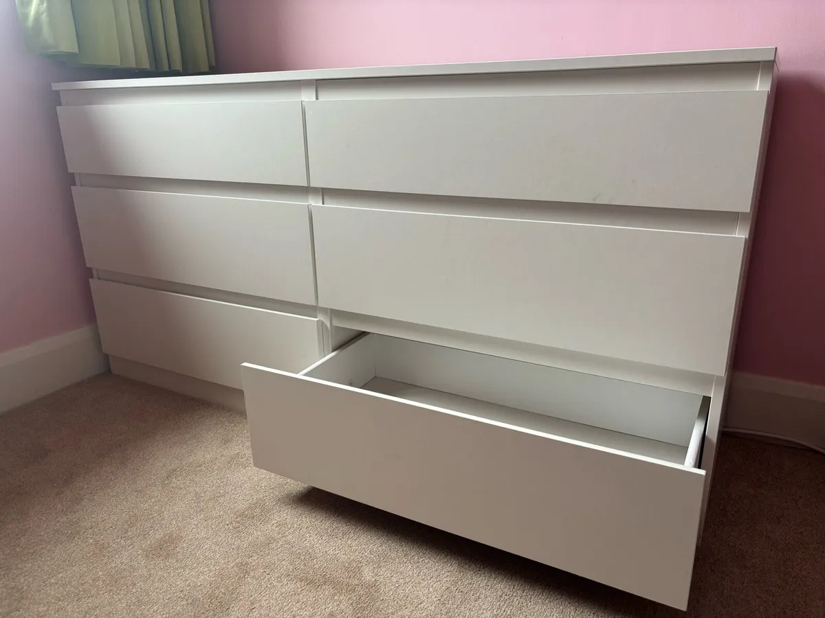 White bedroom drawers - Image 3