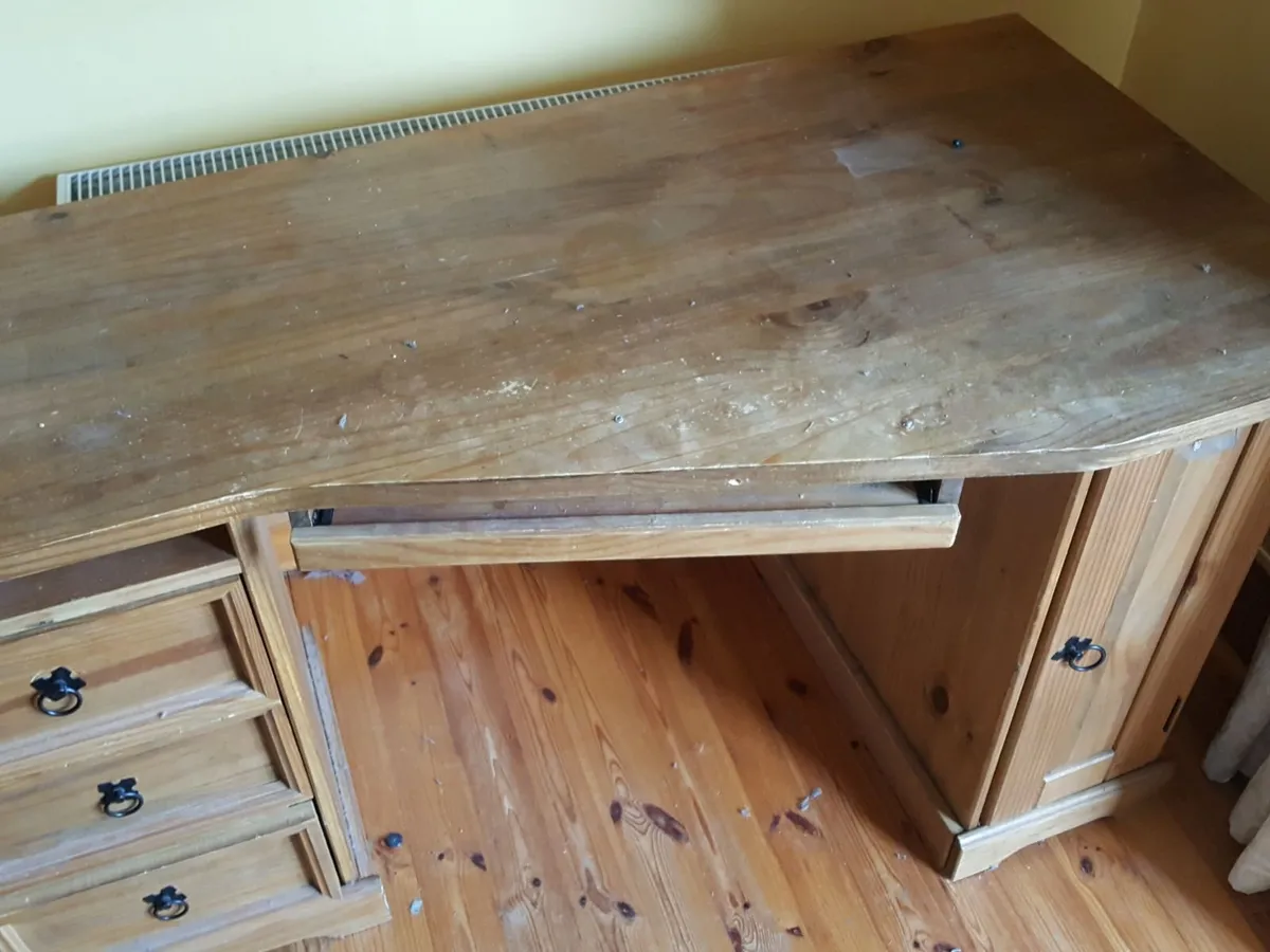 Desk - Image 2