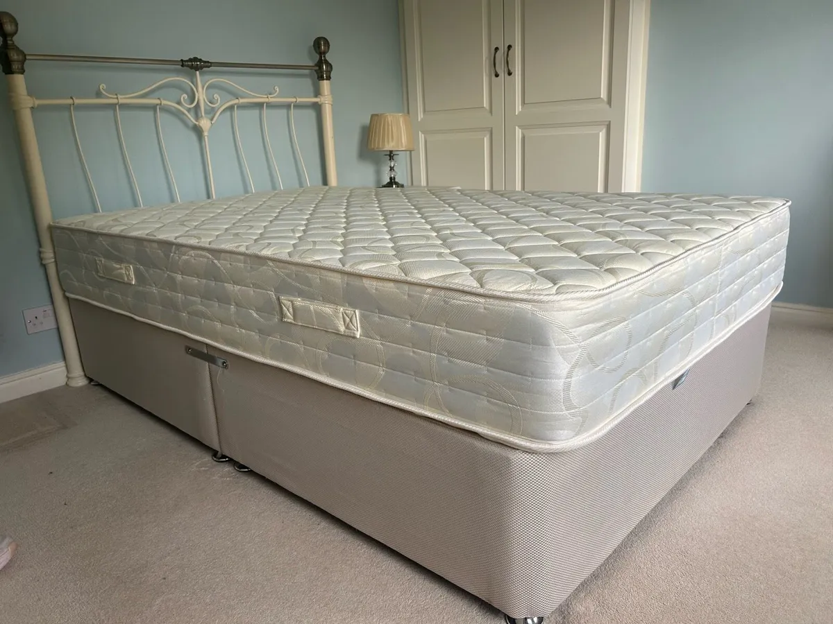 Bed - Image 2