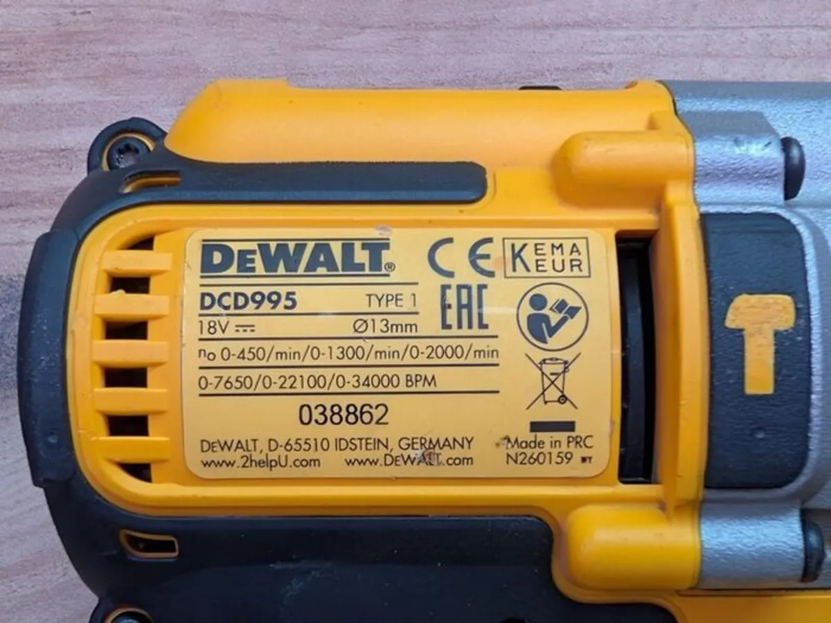 DeWalt drill set - Image 2
