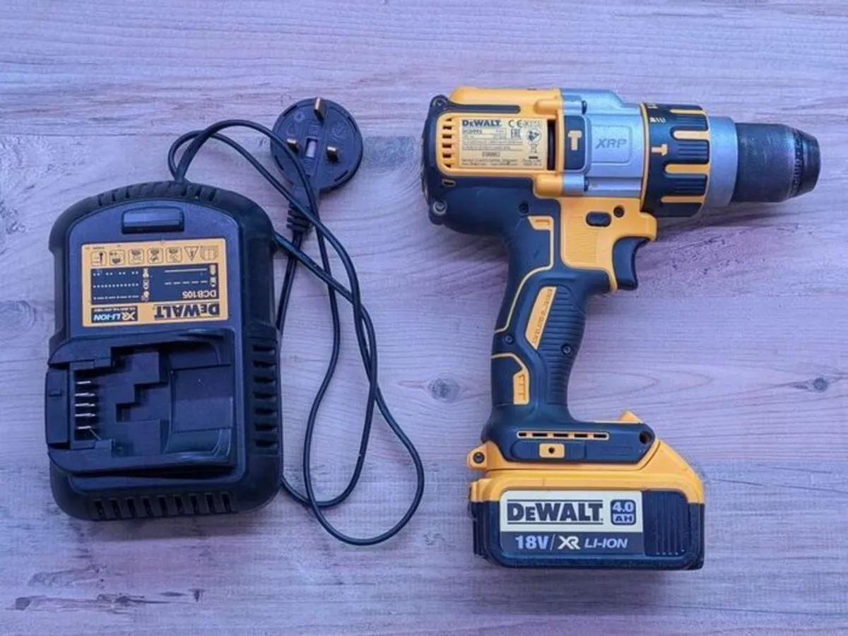 DeWalt drill set - Image 3