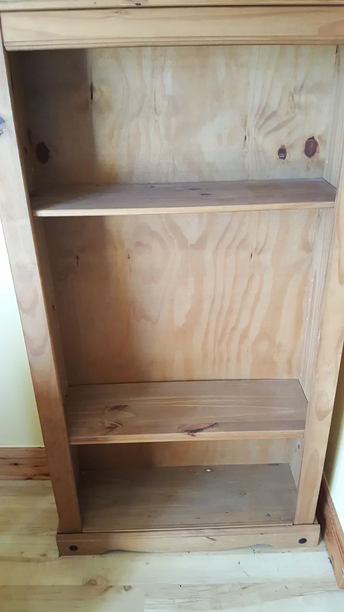 Book shelf - Image 1