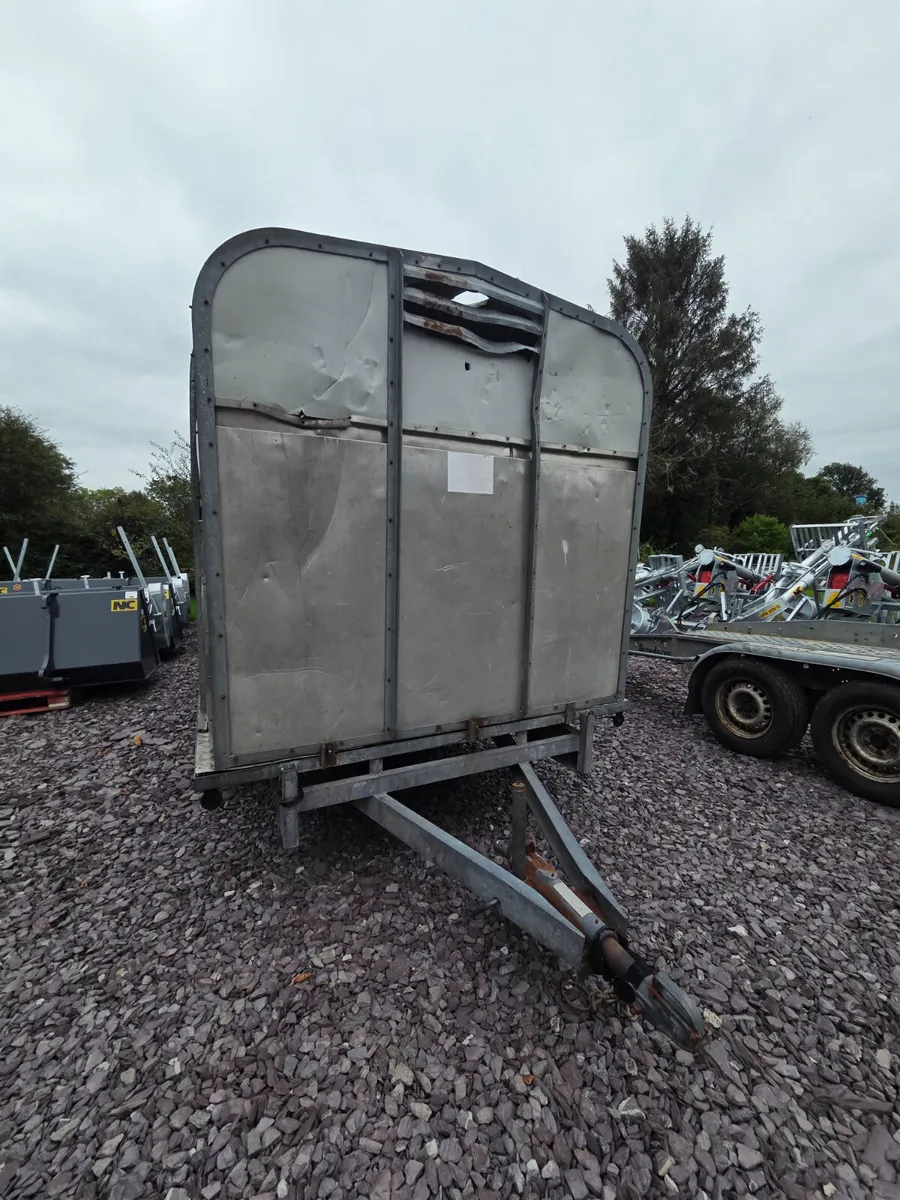 Murphy 12ft x 6ft Cowbox - Image 1