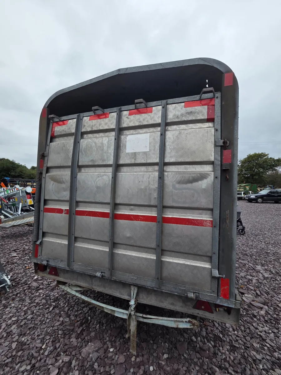 Murphy 12ft x 6ft Cowbox - Image 3