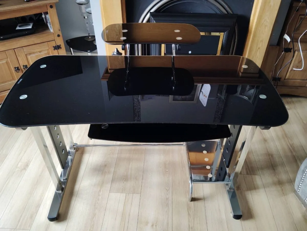 Tempered Glass computer desk - Image 2