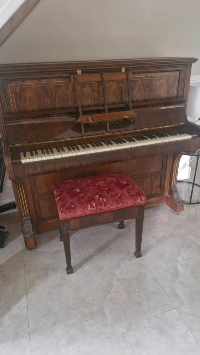 Piano - Image 1