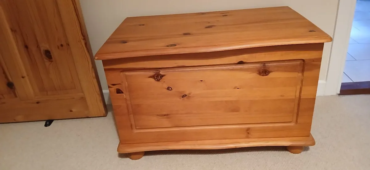 PINE CHEST - Image 1