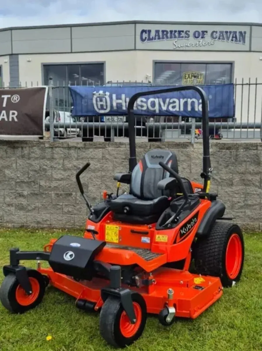 New Kubota ZD1211 Zero Turn lawnmower - Image 1