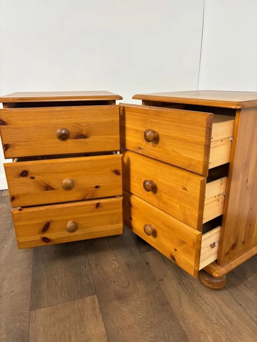 Bedroom furniture - Image 1