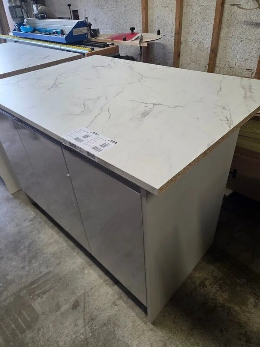 Kitchen Island - Image 3