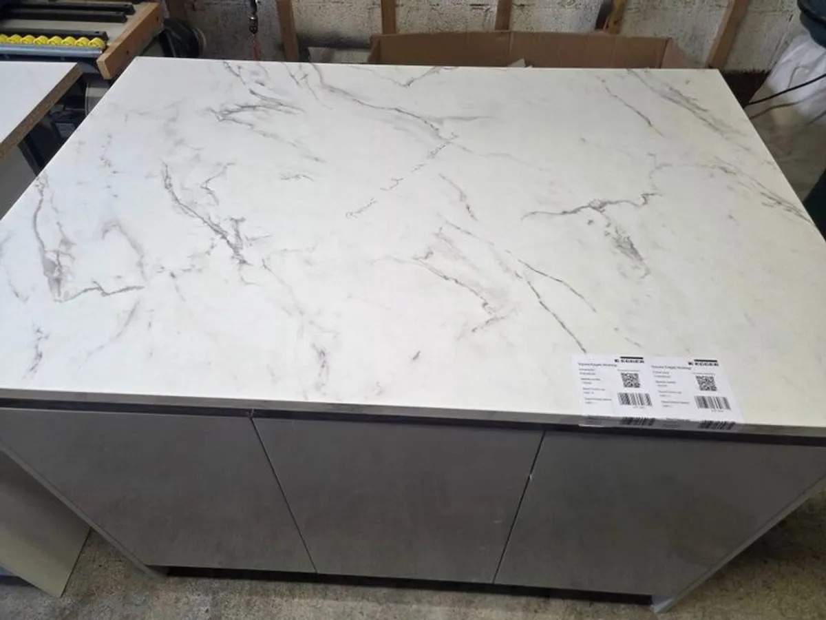Kitchen Island - Image 4