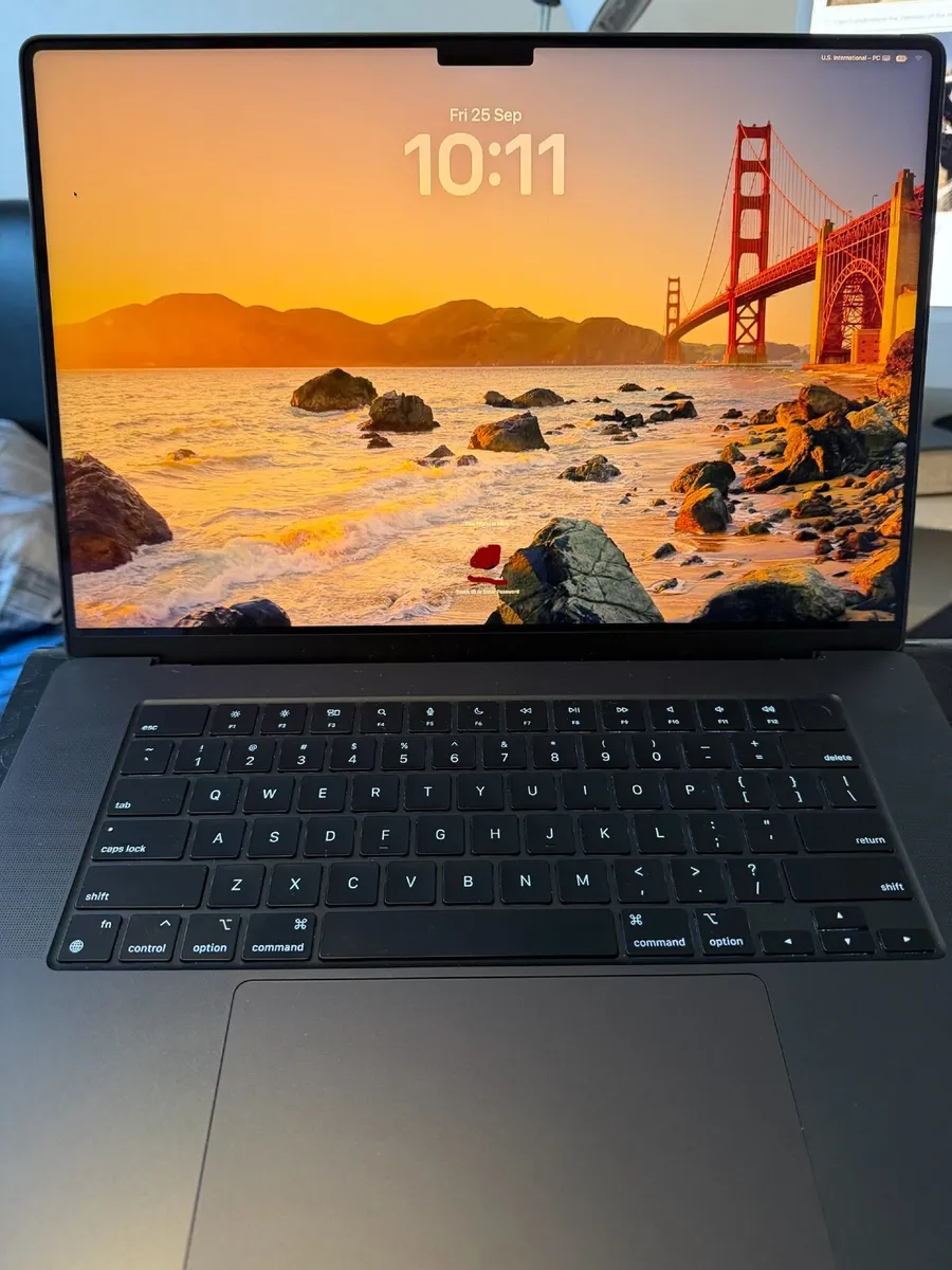 MacBook Pro M3 Pro 12-Core CPU and 18-Core GPU 16" - Image 1