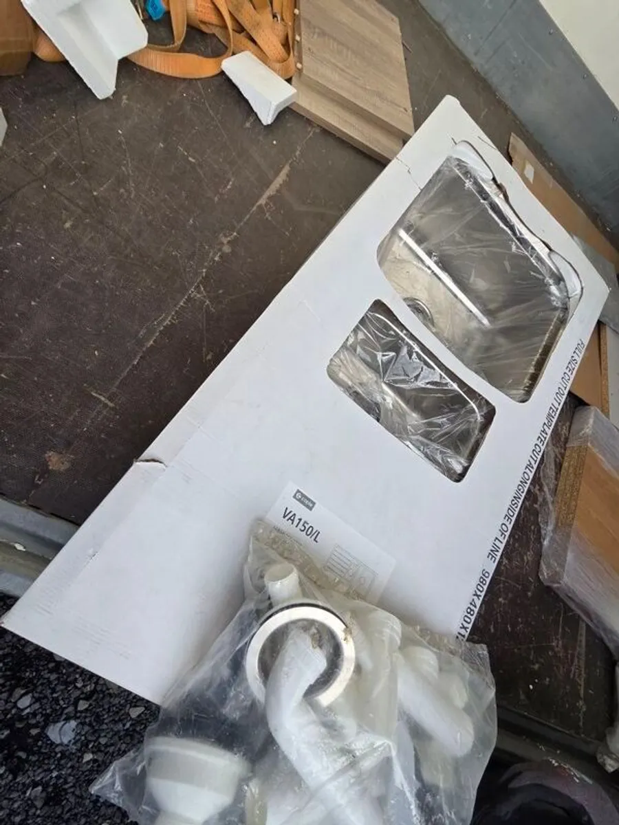 Kitchen sink - Image 1
