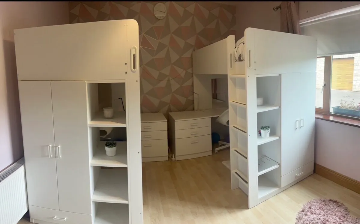 Beds - Image 1