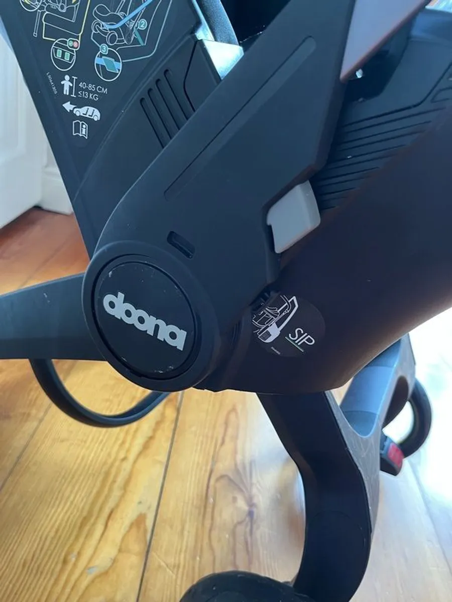 Doona i Car Seat and Stroller with Accessories - Nitro Black - Excellent Condition - Image 4