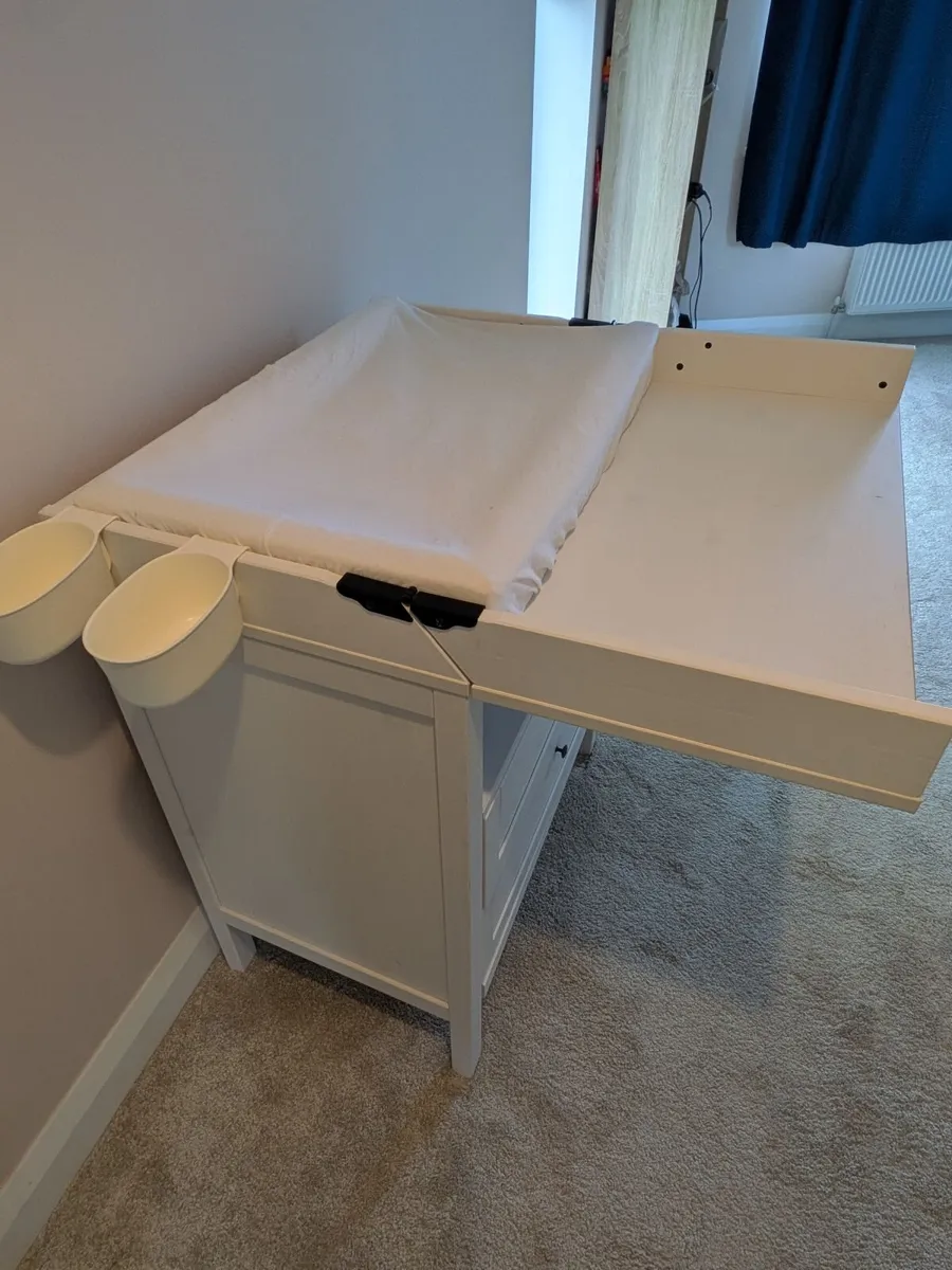 Changing table with drawers - Image 2